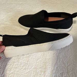 Dr.Sholls black and white platform shoes